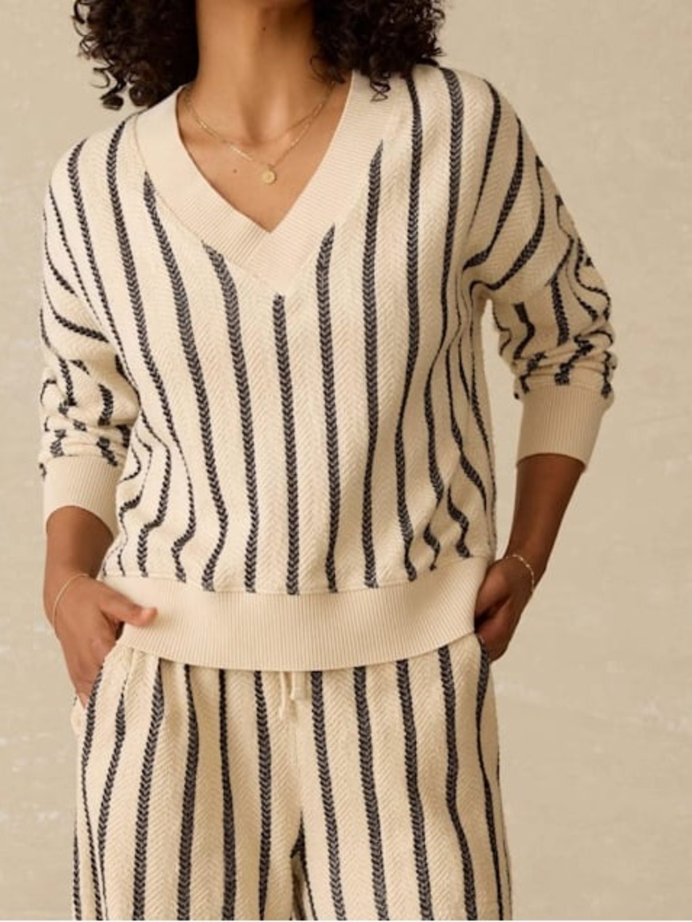 NWT Faherty Dockside V-Neck Sweatshirt - Small